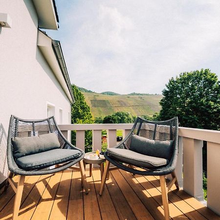 Gut Foersterlay - Exklusive Boutique Apartments Im Historischen Winzerhaus Direkt An Der Mosel Losnich Exterior photo