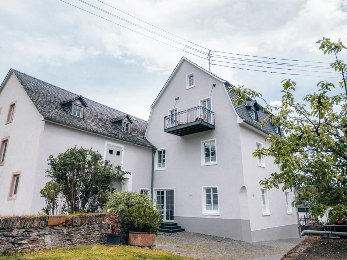 Gut Foersterlay - Exklusive Boutique Apartments Im Historischen Winzerhaus Direkt An Der Mosel Losnich Exterior photo